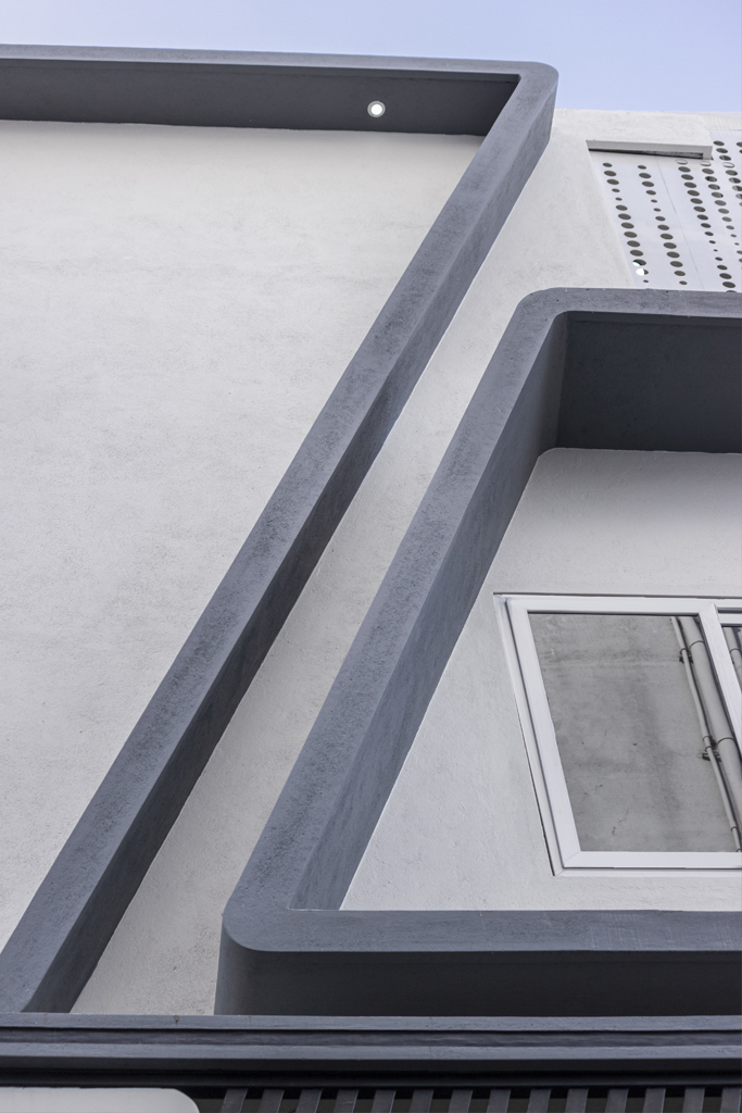 GREY FRAME HOUSE