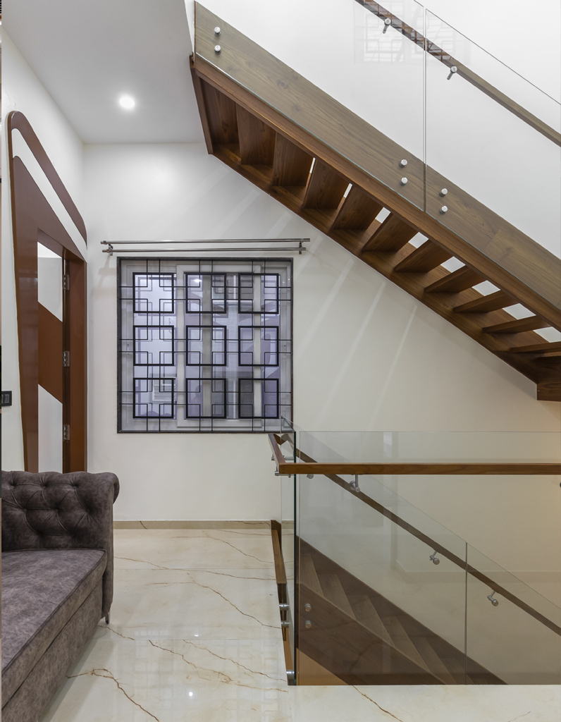 GREY FRAME HOUSE